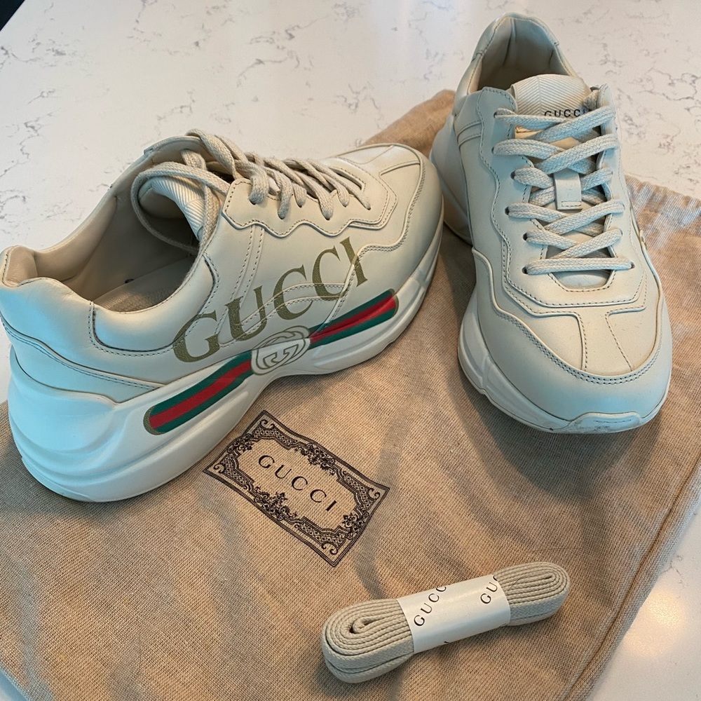 Women's Rhyton Gucci logo leather sneaker